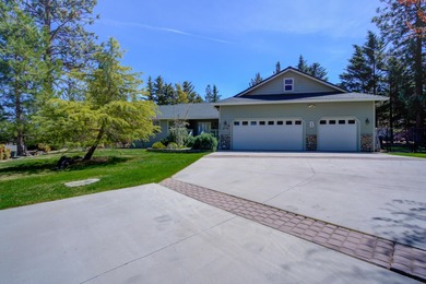 You really just need to come see this beautiful on Lake Shastina Golf Course in California - for sale on GolfHomes.com, golf home, golf lot