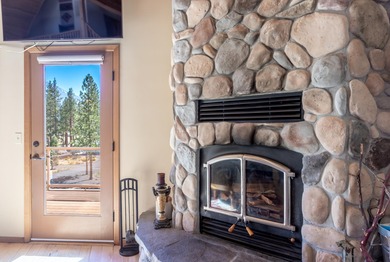 Have you been dreaming of a home in the mountains of majestic on Lake Shastina Golf Course in California - for sale on GolfHomes.com, golf home, golf lot