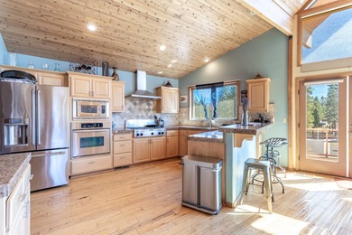 Have you been dreaming of a home in the mountains of majestic on Lake Shastina Golf Course in California - for sale on GolfHomes.com, golf home, golf lot