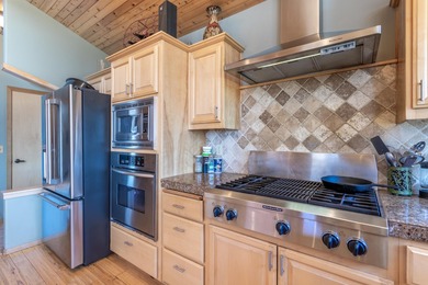 Have you been dreaming of a home in the mountains of majestic on Lake Shastina Golf Course in California - for sale on GolfHomes.com, golf home, golf lot