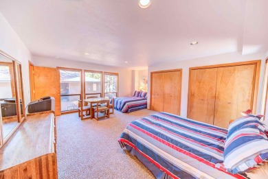 Welcome to 15 White Elm, this home has been with the same family on Sunriver Woodlands Golf Course in Oregon - for sale on GolfHomes.com, golf home, golf lot