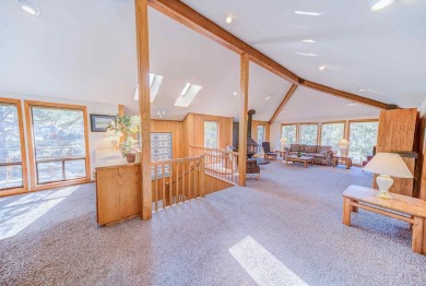 Welcome to 15 White Elm, this home has been with the same family on Sunriver Woodlands Golf Course in Oregon - for sale on GolfHomes.com, golf home, golf lot
