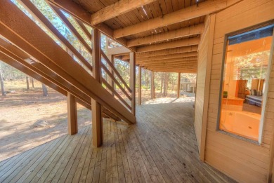 Welcome to 15 White Elm, this home has been with the same family on Sunriver Woodlands Golf Course in Oregon - for sale on GolfHomes.com, golf home, golf lot