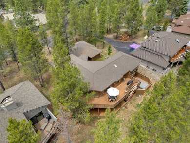 Welcome to 15 White Elm, this home has been with the same family on Sunriver Woodlands Golf Course in Oregon - for sale on GolfHomes.com, golf home, golf lot