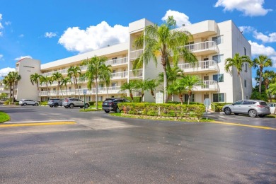PRICED TO SELL! Enjoy this 2 bedroom lakefront condo with large on Poinciana Golf Club in Florida - for sale on GolfHomes.com, golf home, golf lot