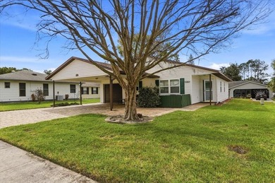 Welcome to easy, low-maintenance living in this charming on Highland Fairways Golf Club in Florida - for sale on GolfHomes.com, golf home, golf lot