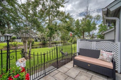 Well maintained single story townhome with a garage  within on Shadowmoss Plantation Golf Club in South Carolina - for sale on GolfHomes.com, golf home, golf lot