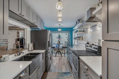 Well maintained single story townhome with a garage  within on Shadowmoss Plantation Golf Club in South Carolina - for sale on GolfHomes.com, golf home, golf lot