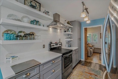 Well maintained single story townhome with a garage  within on Shadowmoss Plantation Golf Club in South Carolina - for sale on GolfHomes.com, golf home, golf lot
