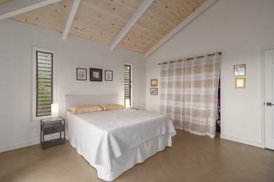 Discover the perfect blend of modern upgrades and island living on Discovery Harbour Golf Course in Hawaii - for sale on GolfHomes.com, golf home, golf lot