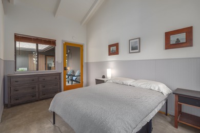 Discover the perfect blend of modern upgrades and island living on Discovery Harbour Golf Course in Hawaii - for sale on GolfHomes.com, golf home, golf lot