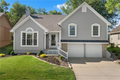 Beautifully Updated Home on the Golf Course and Across from the on Lakewood Oaks Golf Club, Ltd. in Missouri - for sale on GolfHomes.com, golf home, golf lot