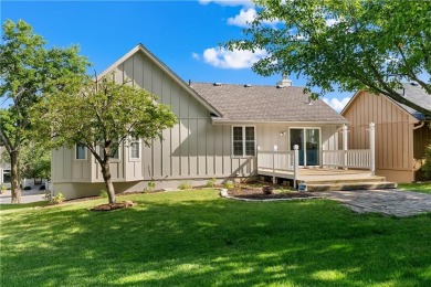 Beautifully Updated Home on the Golf Course and Across from the on Lakewood Oaks Golf Club, Ltd. in Missouri - for sale on GolfHomes.com, golf home, golf lot