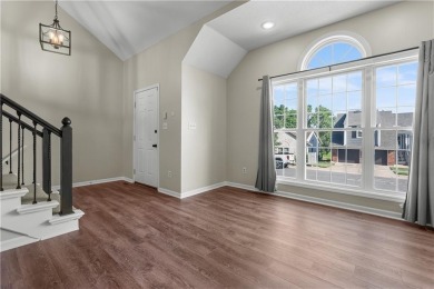 Beautifully Updated Home on the Golf Course and Across from the on Lakewood Oaks Golf Club, Ltd. in Missouri - for sale on GolfHomes.com, golf home, golf lot