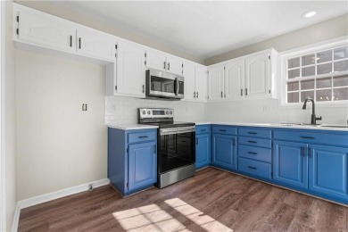 Beautifully Updated Home on the Golf Course and Across from the on Lakewood Oaks Golf Club, Ltd. in Missouri - for sale on GolfHomes.com, golf home, golf lot