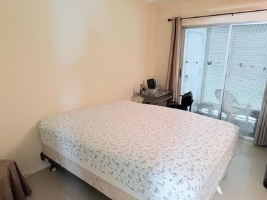 Very desirable 1st floor corner unit with newer kitchen (shaker on Hillsboro Pines Golf in Florida - for sale on GolfHomes.com, golf home, golf lot