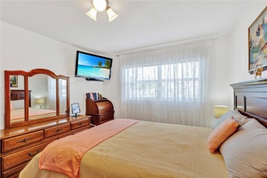HIGH AND DRY, NON-EVACUATION ZONE** FEE SIMPLE BUILDING! MOVE IN on On Top Of The World Golf Course in Florida - for sale on GolfHomes.com, golf home, golf lot