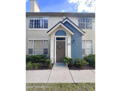 Imagine living in a lushly landscaped community just 8 minutes on Windsor Parke Golf Club in Florida - for sale on GolfHomes.com, golf home, golf lot