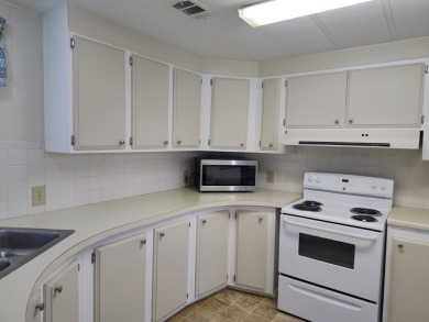 CHARMING COTTAGE HOME WITH PRIVATE BACK YARD! NEW VINYL PLANK on Vista Plantation Golf Club in Florida - for sale on GolfHomes.com, golf home, golf lot