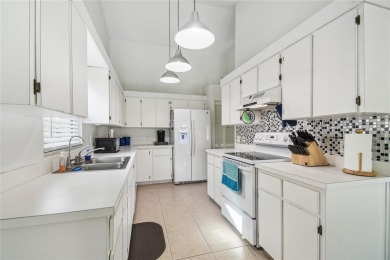 PRICE REDUCED...Seller is offering $5,000 in CONCESSIONS TO on Meadow Oaks Golf and Country Club in Florida - for sale on GolfHomes.com, golf home, golf lot