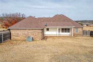 Move in Ready!!! Extremely clean 3BR 2BR brick home located in on Eagle Crest Golf Course in Arkansas - for sale on GolfHomes.com, golf home, golf lot