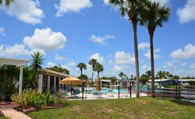 CHARMING COTTAGE HOME WITH PRIVATE BACK YARD! NEW VINYL PLANK on Vista Plantation Golf Club in Florida - for sale on GolfHomes.com, golf home, golf lot