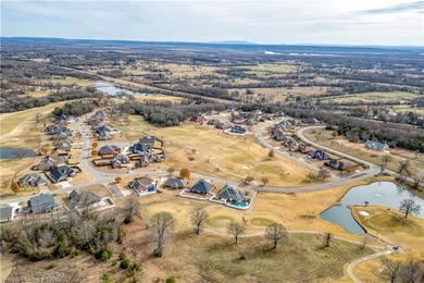 Move in Ready!!! Extremely clean 3BR 2BR brick home located in on Eagle Crest Golf Course in Arkansas - for sale on GolfHomes.com, golf home, golf lot