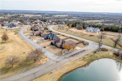 Move in Ready!!! Extremely clean 3BR 2BR brick home located in on Eagle Crest Golf Course in Arkansas - for sale on GolfHomes.com, golf home, golf lot