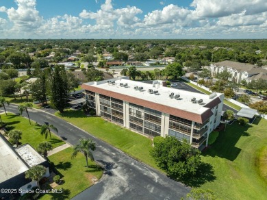 Don't miss this meticulously maintained 2 bed, 2 bath condo in on Mallards Landing Golf Course in Florida - for sale on GolfHomes.com, golf home, golf lot