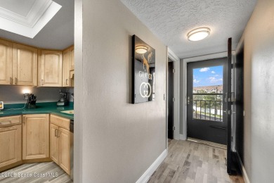 Don't miss this meticulously maintained 2 bed, 2 bath condo in on Mallards Landing Golf Course in Florida - for sale on GolfHomes.com, golf home, golf lot