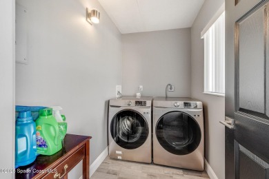 Don't miss this meticulously maintained 2 bed, 2 bath condo in on Mallards Landing Golf Course in Florida - for sale on GolfHomes.com, golf home, golf lot