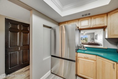 Don't miss this meticulously maintained 2 bed, 2 bath condo in on Mallards Landing Golf Course in Florida - for sale on GolfHomes.com, golf home, golf lot