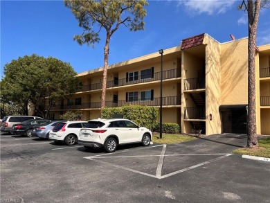 Welcome to this fantastic 1-bedroom, 1-bathroom condominium on Quail Run Golf Club In Naples in Florida - for sale on GolfHomes.com, golf home, golf lot