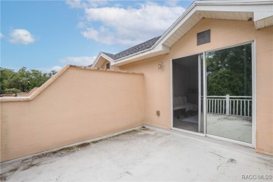 Beautifully remodeled 3-bedroom, 2-bath, 2-story end unit on LakeSide Country Club in Florida - for sale on GolfHomes.com, golf home, golf lot