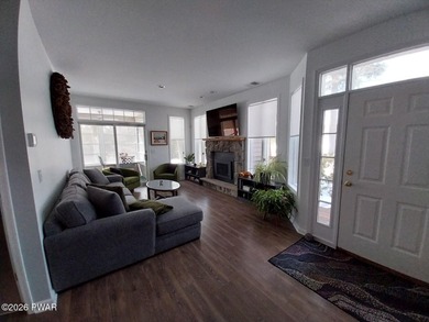 Beautifully Renovated Townhouse overlooking Woodloch Springs on Woodloch Springs Country Club in Pennsylvania - for sale on GolfHomes.com, golf home, golf lot