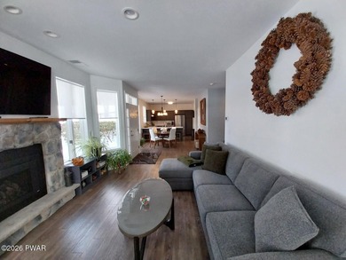 Beautifully Renovated Townhouse overlooking Woodloch Springs on Woodloch Springs Country Club in Pennsylvania - for sale on GolfHomes.com, golf home, golf lot