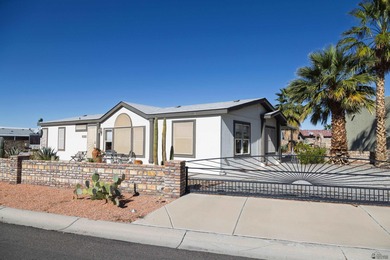 Beautifully furnished 3-bedroom, 2-bath home on a double lot on Foothills Executive Golf Course in Arizona - for sale on GolfHomes.com, golf home, golf lot