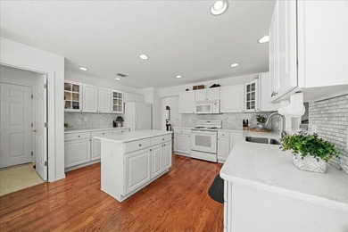 Welcome to this beautifully maintained CANCUN model in the on Tierra Del Sol Golf and Country Club in Florida - for sale on GolfHomes.com, golf home, golf lot