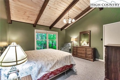 Location, acreage, privacy and room for all. That is what this on Beech Mountain Club in North Carolina - for sale on GolfHomes.com, golf home, golf lot