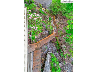 Location, acreage, privacy and room for all. That is what this on Beech Mountain Club in North Carolina - for sale on GolfHomes.com, golf home, golf lot