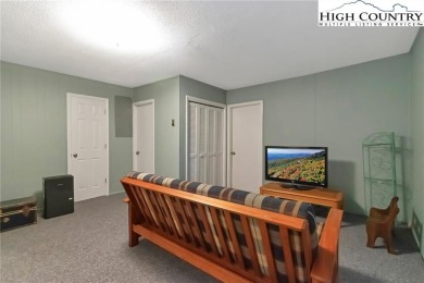 Location, acreage, privacy and room for all. That is what this on Beech Mountain Club in North Carolina - for sale on GolfHomes.com, golf home, golf lot