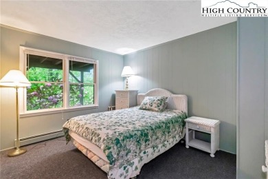 Location, acreage, privacy and room for all. That is what this on Beech Mountain Club in North Carolina - for sale on GolfHomes.com, golf home, golf lot