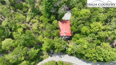 Location, acreage, privacy and room for all. That is what this on Beech Mountain Club in North Carolina - for sale on GolfHomes.com, golf home, golf lot