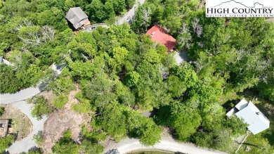 Location, acreage, privacy and room for all. That is what this on Beech Mountain Club in North Carolina - for sale on GolfHomes.com, golf home, golf lot