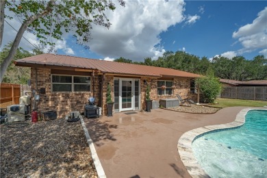 Beautifully updated 3-bedroom, 2-bath home located in a quiet on Alice Municipal Golf Course in Texas - for sale on GolfHomes.com, golf home, golf lot