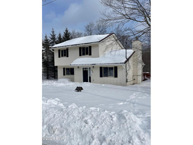 Super clean and move in ready! Beautiful layout with updated on Pocono Farms Country Club in Pennsylvania - for sale on GolfHomes.com, golf home, golf lot