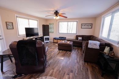 Welcome to your perfect Pocono retreat! This charming on The Hideout Golf in Pennsylvania - for sale on GolfHomes.com, golf home, golf lot