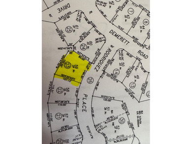 Nice level lot for your dream home, near the country club on Lake Shastina Golf Course in California - for sale on GolfHomes.com, golf home, golf lot