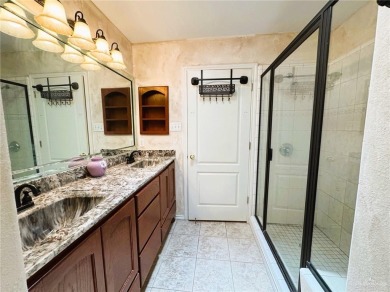 Lovely home in the desirable community of Golf View Estates with on Howling Trails Golf  in Texas - for sale on GolfHomes.com, golf home, golf lot