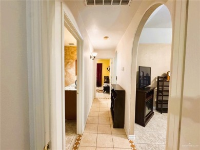 Lovely home in the desirable community of Golf View Estates with on Howling Trails Golf  in Texas - for sale on GolfHomes.com, golf home, golf lot